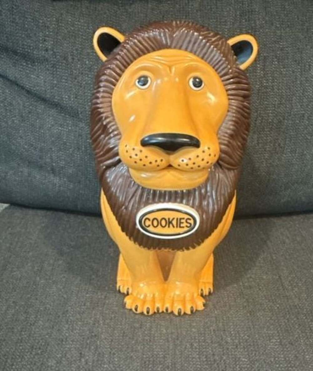 Vintage 1999 The Original Roaring Talking Lion Cookie Jar